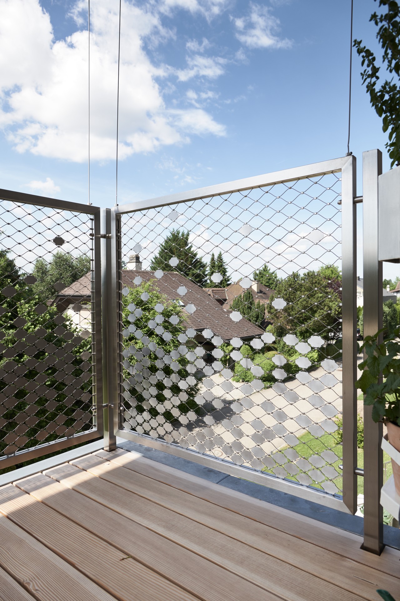 modern stainless steel railing with wire mesh